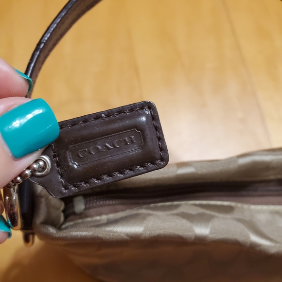 ⛔️ SOLD 🚫Authentic, Vintage Coach mini Hobo bag- brown 9x6" - Picture 3 of 9
